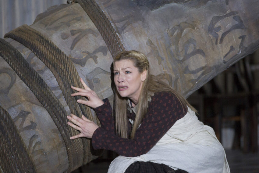 ENO Norma Jennifer Holloway (c) Alastair Muir