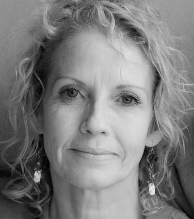 Headshot of Elaine Brown