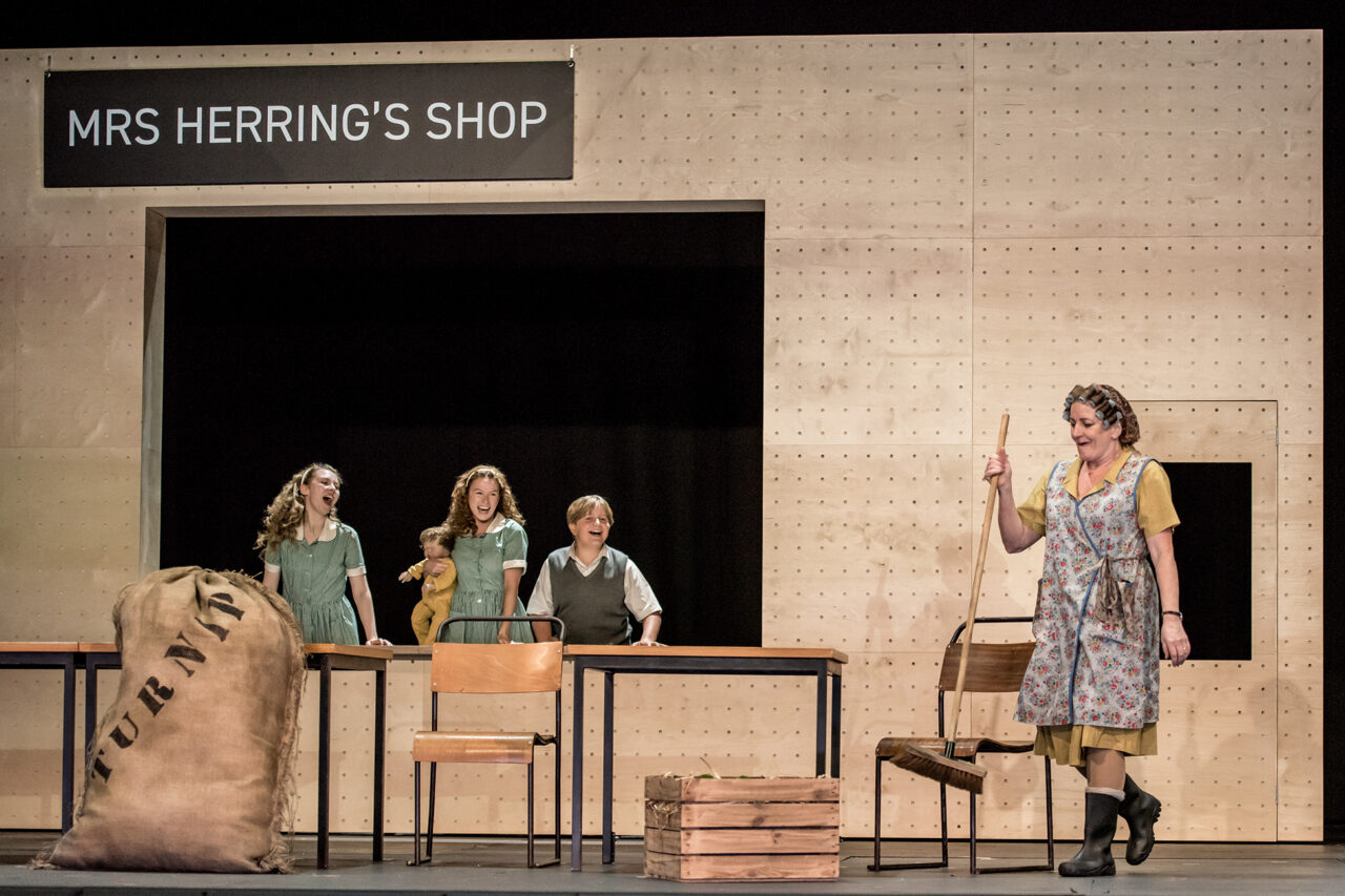 Abigail Sinclair, Natasha Oldbury, Lucien Flutter, ENO’s Albert Herring 2025 © Genevieve Girling