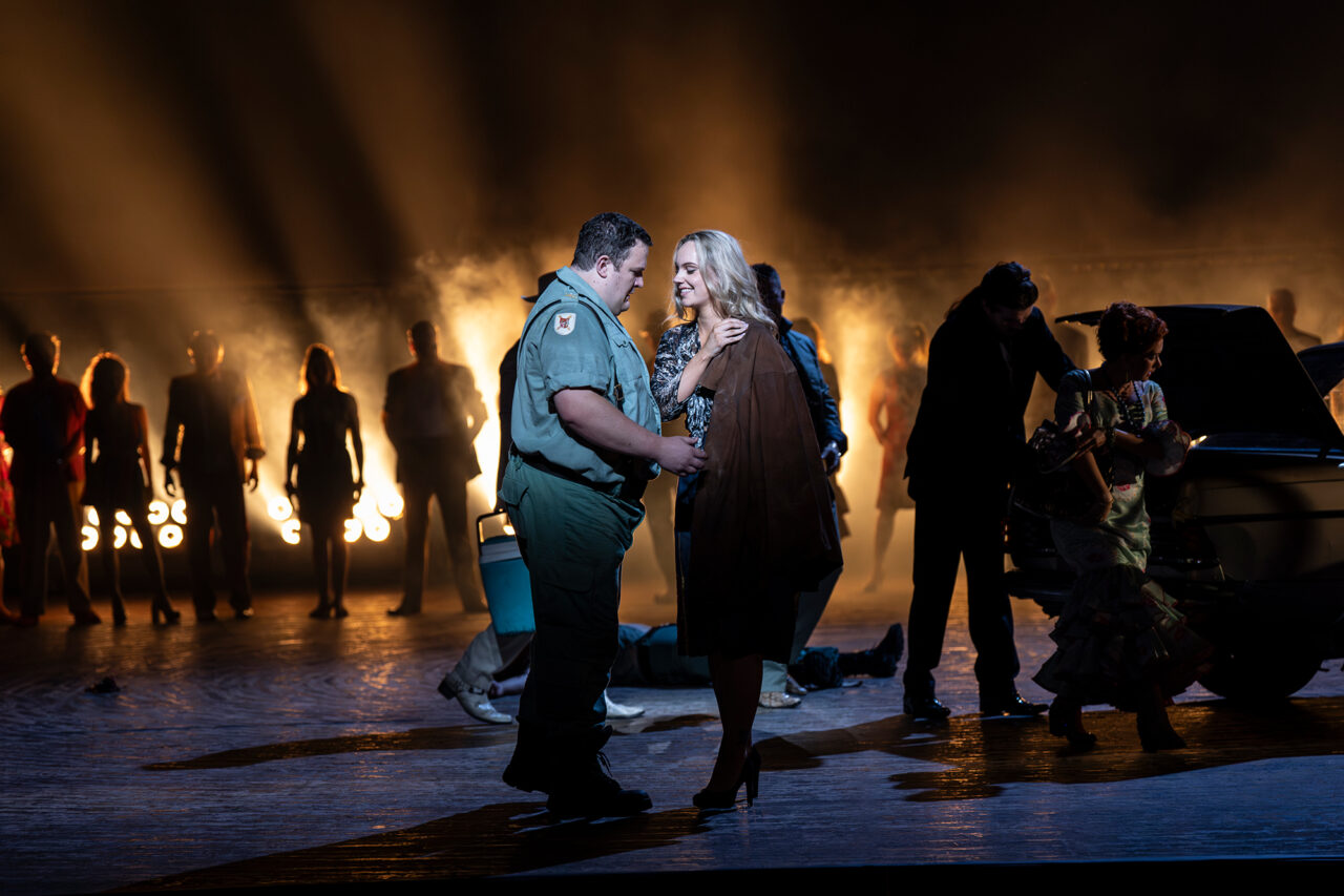 John Findon, Niamh O'Sullivan, ENO’s Carmen 2025 © Ellie Kurttz