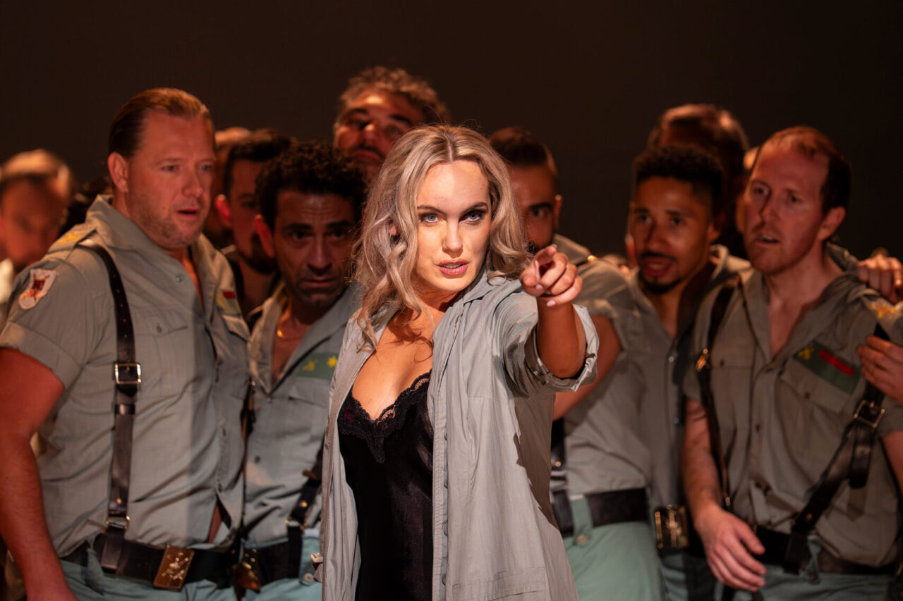 Niamh O'Sullivan, Chorus of ENO, ENO’s Carmen 2025 © Ellie Kurttz
