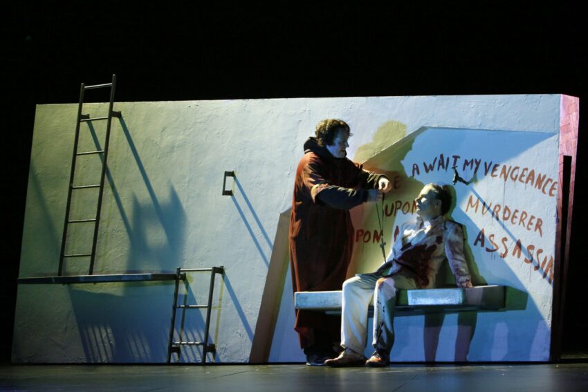 Don Giovanni 2010: Iain Paterson. Directed by Rufus Norris (c) Donald Cooper