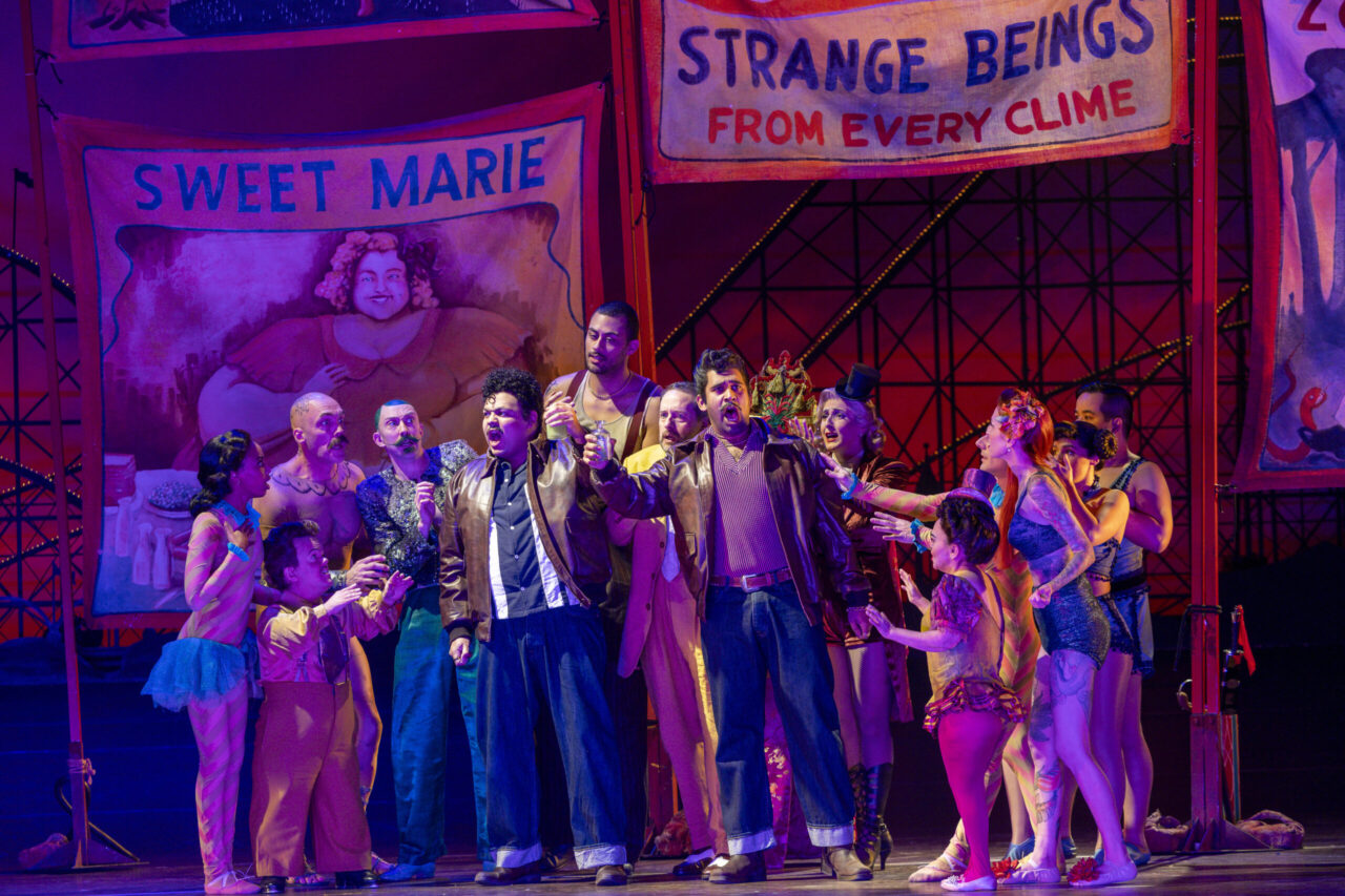 Joshua Blue, Andrew Foster-Williams, Darwin Prakash, Skills Ensemble, ENO’s Così fan tutte 2026 © James Glossop (031)